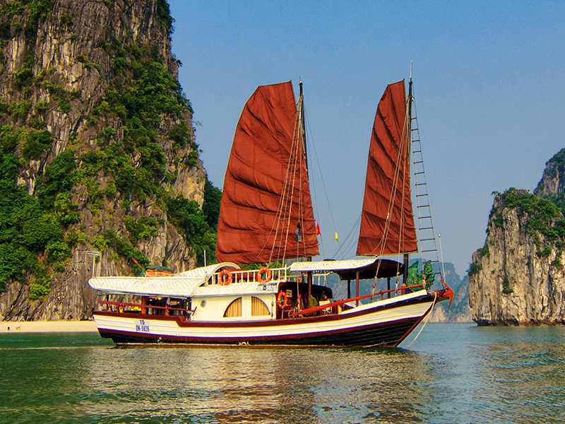 L'Amour Junk: Halong Bay Private Junk 1 Cabin - 3D2N - Bai Tu Long Bay