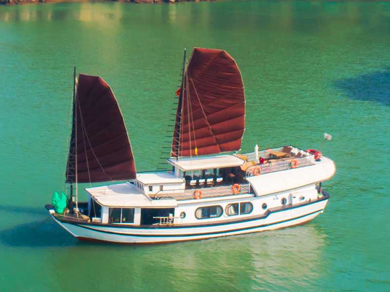 Prince Junk Cruise: Halong Bay Private Junk 4 Cabin - 2D1N - Bai Tu Long Bay